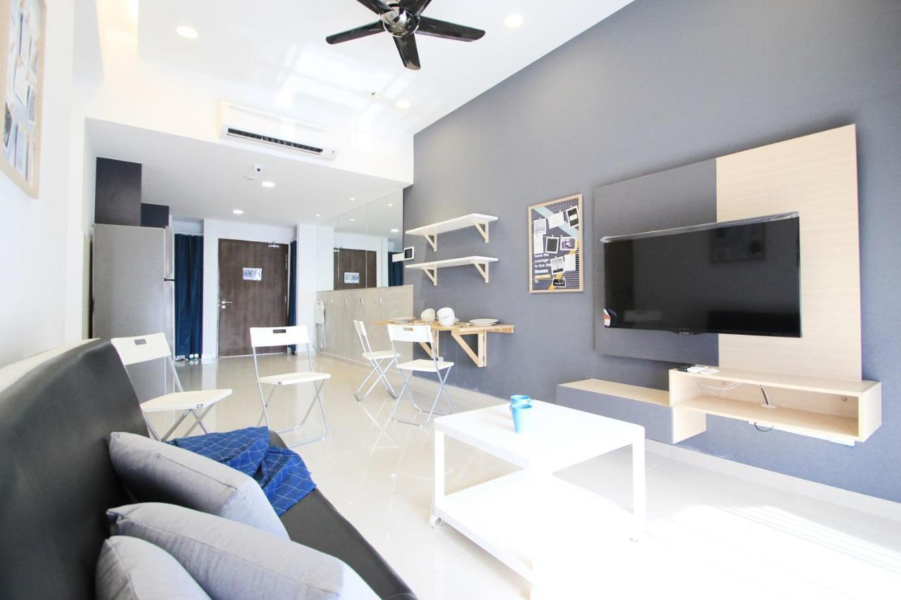 شقة Cozy, High-Floor 2Br Apt Near Legoland نوساجايا المظهر الخارجي الصورة