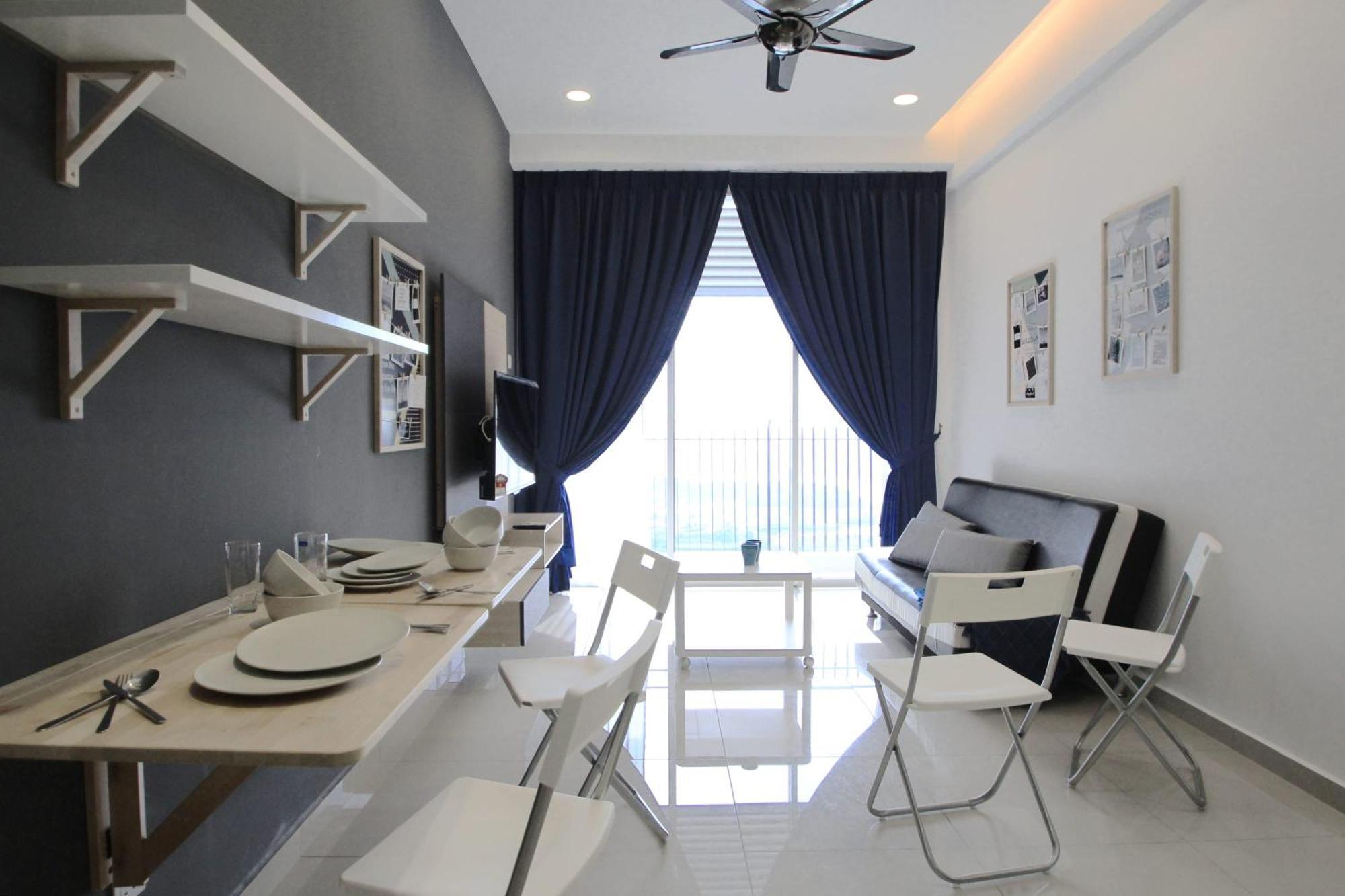 شقة Cozy, High-Floor 2Br Apt Near Legoland نوساجايا المظهر الخارجي الصورة