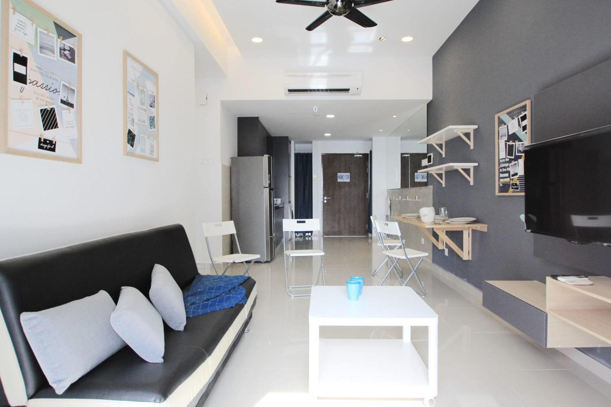 شقة Cozy, High-Floor 2Br Apt Near Legoland نوساجايا المظهر الخارجي الصورة