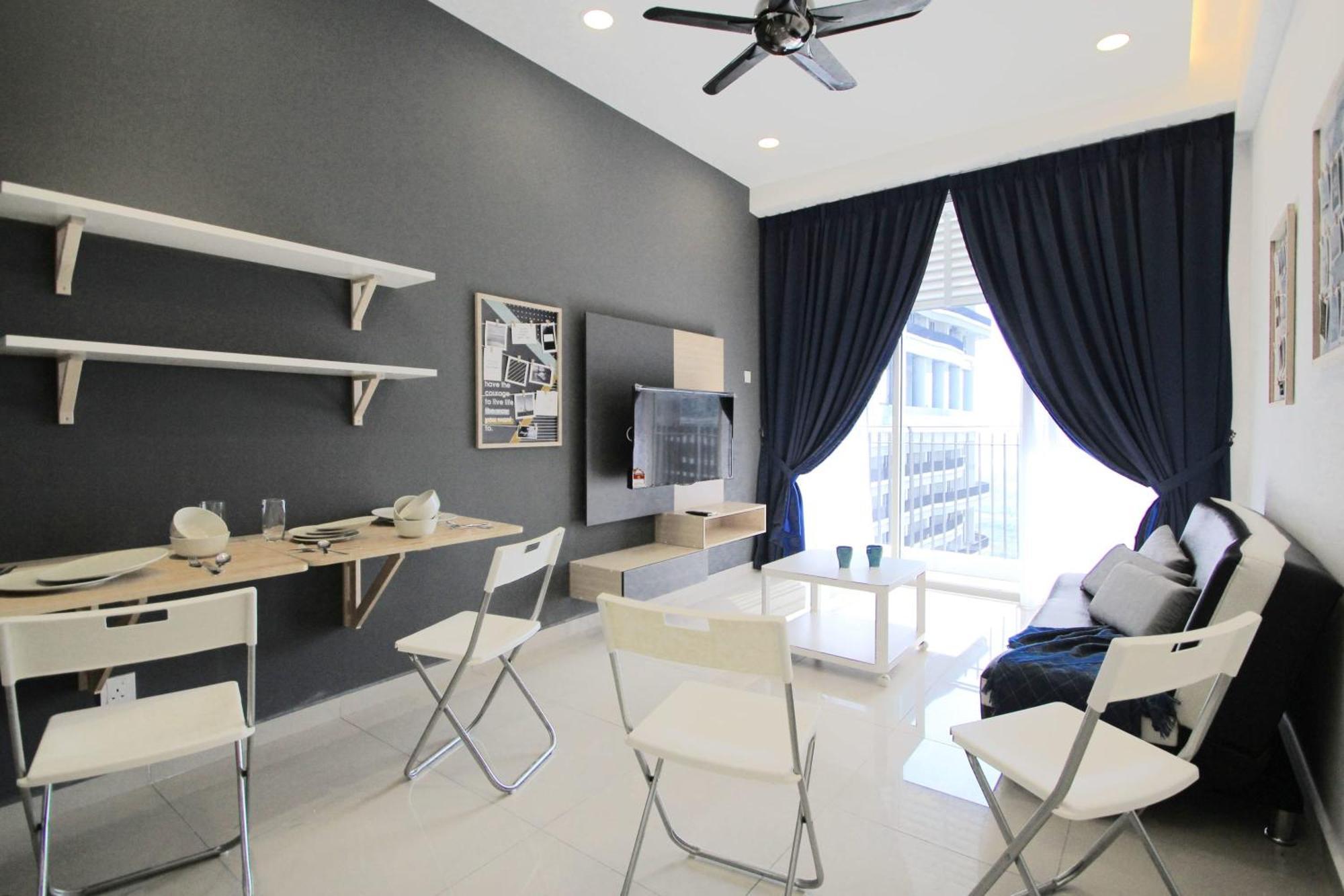شقة Cozy, High-Floor 2Br Apt Near Legoland نوساجايا المظهر الخارجي الصورة